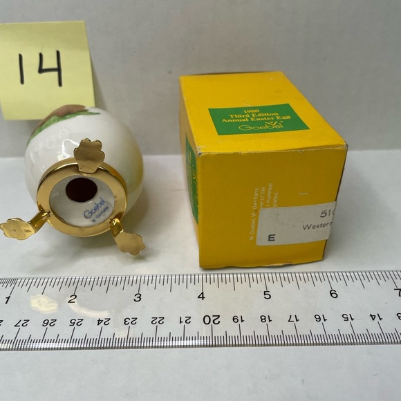 Vintage Goebel Easter 1980 third edition Decorative Egg with Rabbit Design - Picture 6 of 6
